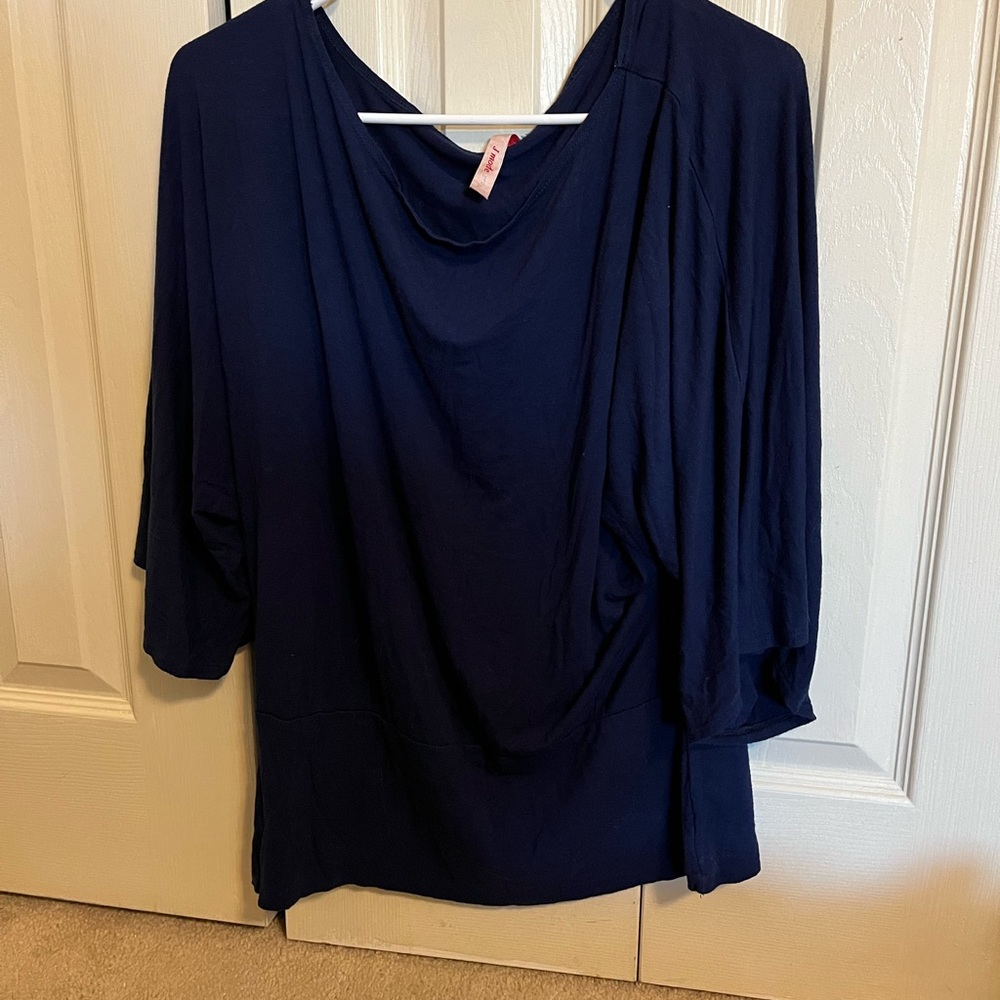 Size large - Picture 1 of 2